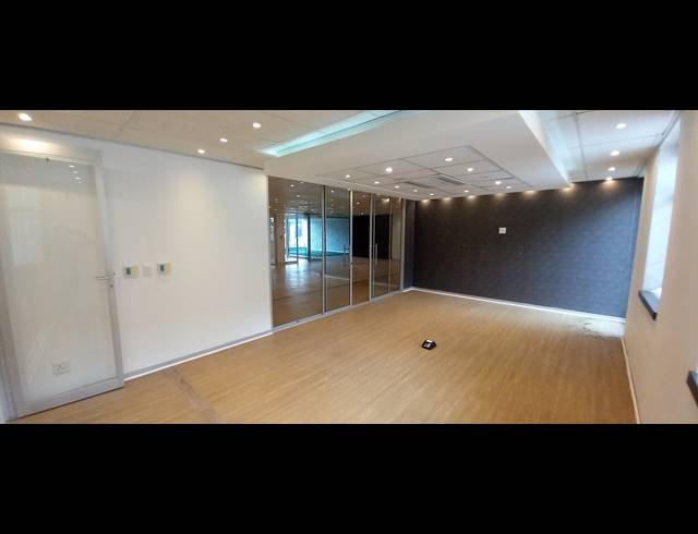 466M² OFFICE TO LET IN BRYANSTON